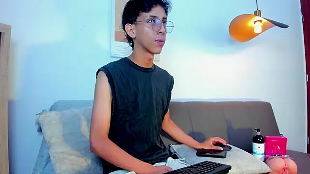 Snapshot of dax_blaze chatting on 05.28.26 dax blaze online show from 05.28.26