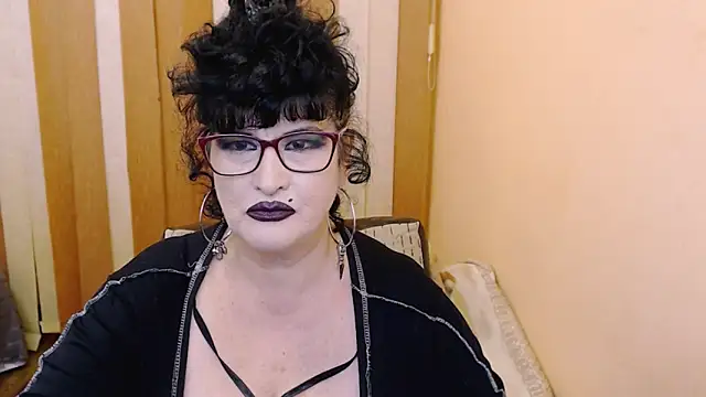 QuuenOfSin online show from 02.01.25