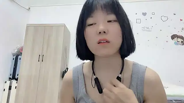 Snapshot of Belle-LL chatting on 05.06.26 Belle-LL online show from 05.06.26