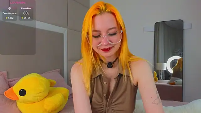 Snapshot of TwinkleFox chatting on 05.30.26 TwinkleFox online show from 05.30.26