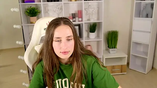 NadinnL online show from 06.10.26