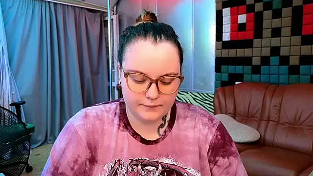 Snapshot of CatherineClaire chatting on 07.23.26 CatherineClaire online show from 07.23.26