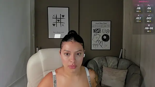 Snapshot of GeorginaMontclair chatting on 05.21.26 GeorginaMontclair online show from 05.21.26