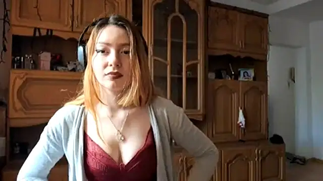 Snapshot of LubaGiovanni chatting on 04.27.26 LubaGiovanni online show from 04.27.26