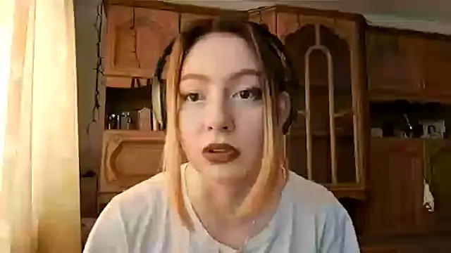 Snapshot of LubaGiovanni chatting on 04.28.26 LubaGiovanni online show from 04.28.26