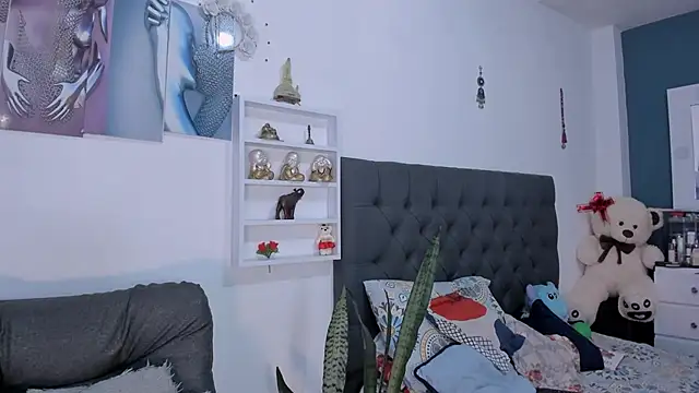 Snapshot of Temis_Selene chatting on 05.19.26 Temis Selene online show from 05.19.26