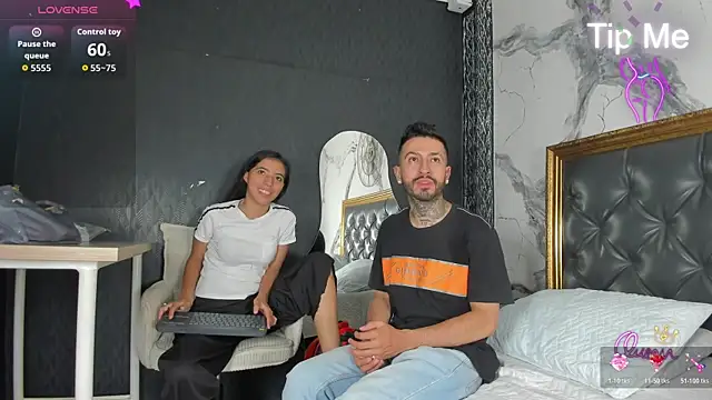 Snapshot of StevenAndLaura chatting on 04.26.26 StevenAndLaura online show from 04.26.26