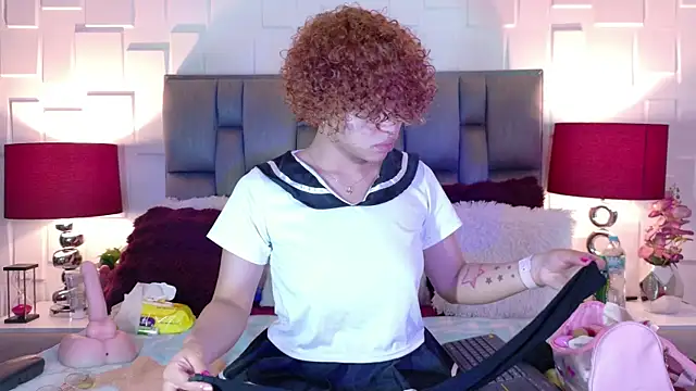 Snapshot of KeiryGinger chatting on 06.12.26 KeiryGinger online show from 06.12.26