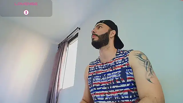 Snapshot of tommel_bailey chatting on 05.18.26 tommel bailey online show from 05.18.26