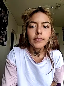 Snapshot of evafuckasd chatting on 05.19.26 evafuckasd online show from 05.19.26