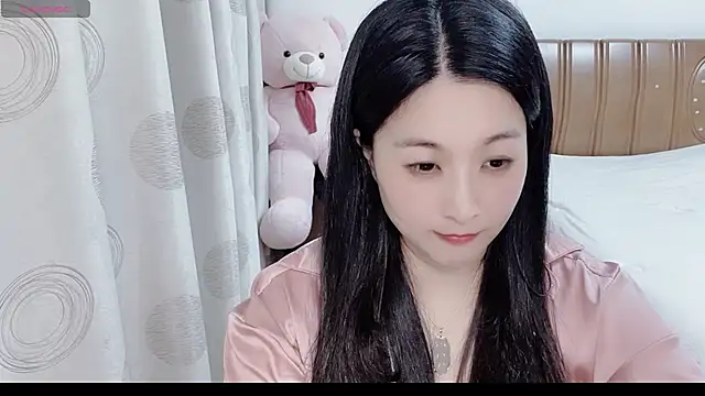 Snapshot of D-Misslu chatting on 06.27.26 D-Misslu online show from 06.27.26