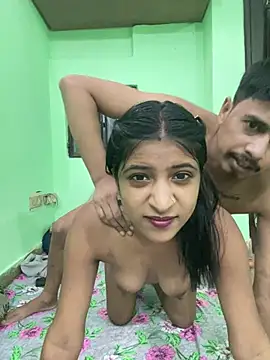 Snapshot of hot-couple-0 chatting on 05.27.26 hot-couple-0 online show from 05.27.26