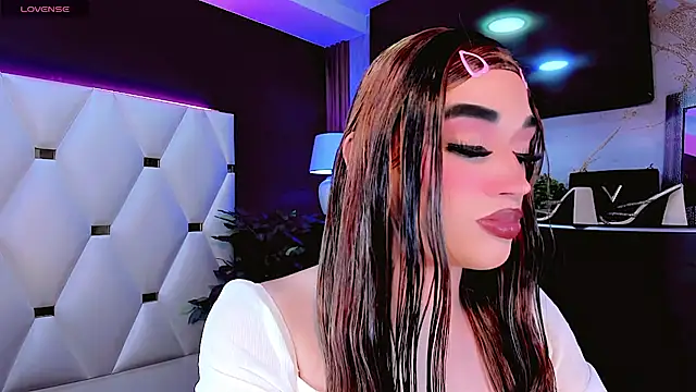 Snapshot of Camila_Vasquezz1 chatting on 06.16.26 Camila Vasquezz1 online show from 06.16.26