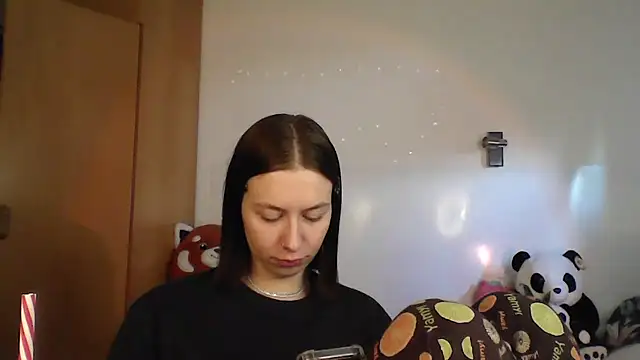 JuicyErika online show from 04.23.26