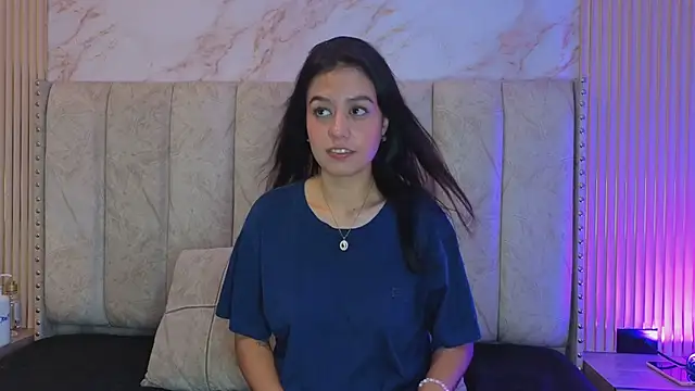 Snapshot of Alahia_Bloom chatting on 07.18.26 Alahia Bloom online show from 07.18.26