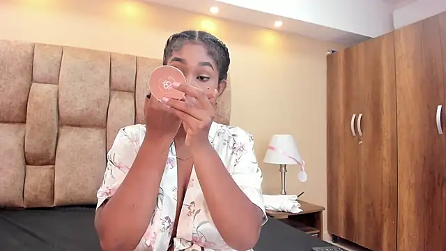 Snapshot of AlissonJamess chatting on 04.24.26 AlissonJamess online show from 04.24.26