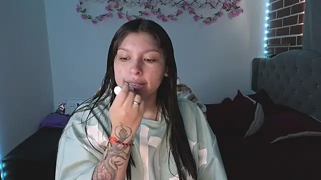 Snapshot of isabella_monntolvo chatting on 05.21.26 isabella monntolvo online show from 05.21.26