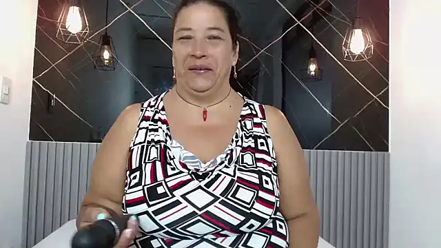 Snapshot of BarbaraGraf chatting on 06.19.26 BarbaraGraf online show from 06.19.26