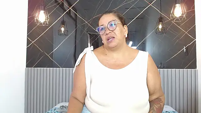 Snapshot of BarbaraGraf chatting on 07.08.26 BarbaraGraf online show from 07.08.26