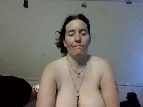 Snapshot of Mini83 chatting on 05.17.26 Mini83 online show from 05.17.26