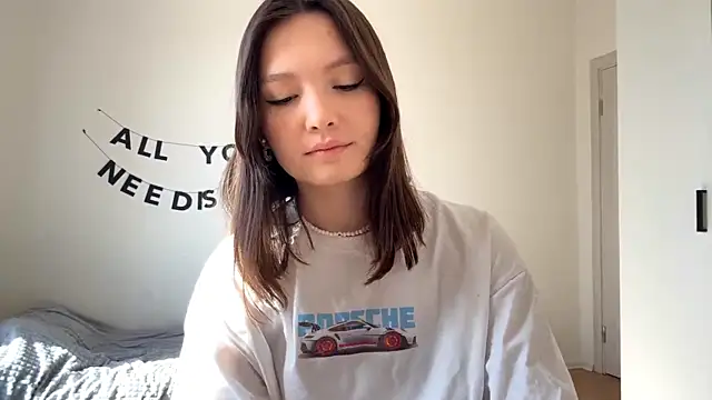 Snapshot of RochelTrewhitt chatting on 04.25.26 RochelTrewhitt online show from 04.25.26