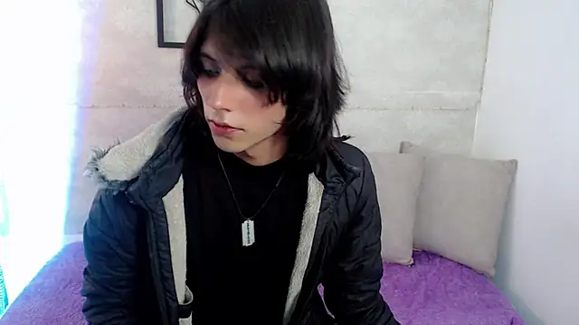 Snapshot of raven_n_matt chatting on 04.29.26 raven n matt online show from 04.29.26