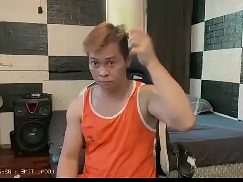Snapshot of FuckMeeGUYS chatting on 06.19.26 FuckMeeGUYS online show from 06.19.26