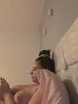 Poppylooloo online show from 06.04.26