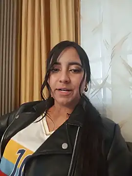 Snapshot of Nayarak_velver chatting on 06.27.26 Nayarak velver online show from 06.27.26