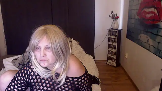 Divineblond online show from 02.25.25