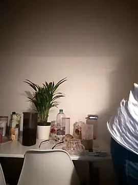 Divineblond online show from 10.21.25