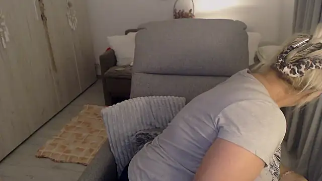 Divineblond online show from 05.25.26