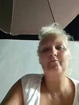 Snapshot of Divineblond chatting on 07.06.26 Divineblond online show from 07.06.26