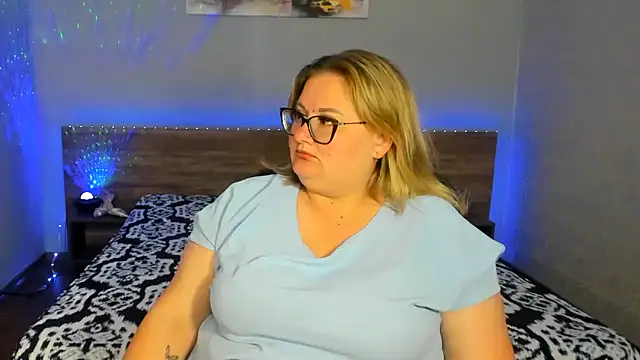 Snapshot of IrenRori chatting on 05.25.26 IrenRori online show from 05.25.26