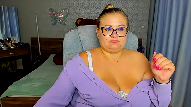 Snapshot of IrenRori chatting on 07.29.26 IrenRori online show from 07.29.26