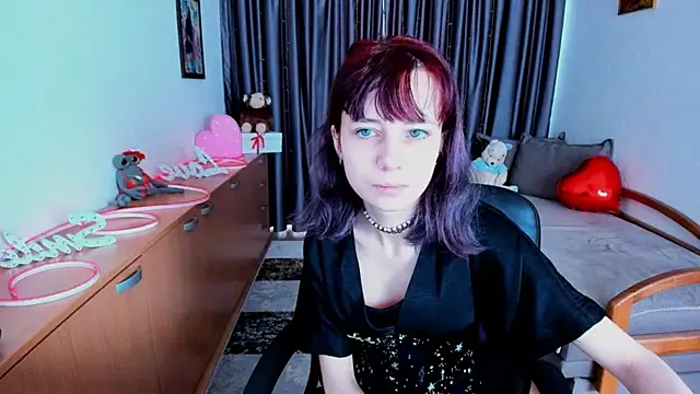 Snapshot of MiniLysii chatting on 05.24.26 MiniLysii online show from 05.24.26