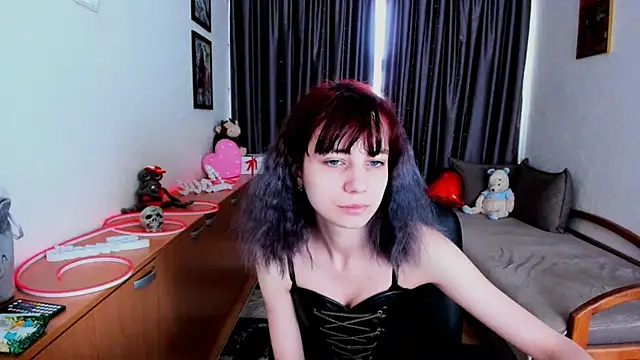 Snapshot of MiniLysii chatting on 06.13.26 MiniLysii online show from 06.13.26