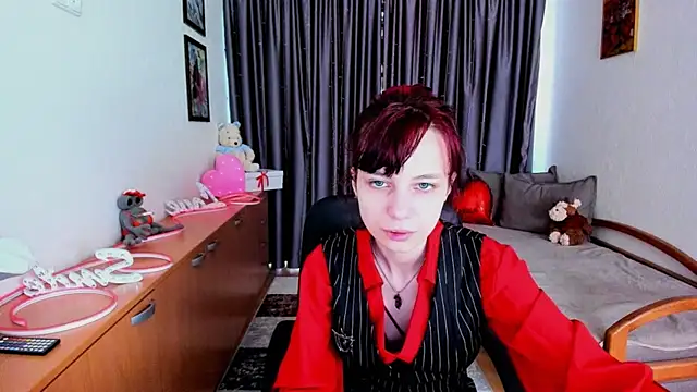 Snapshot of MiniLysii chatting on 06.26.26 MiniLysii online show from 06.26.26