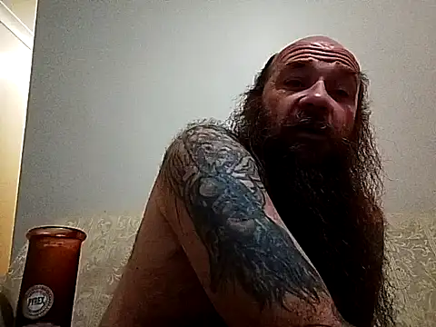 Snapshot of duzzarulz421 chatting on 06.18.26 duzzarulz421 online show from 06.18.26