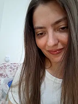 Snapshot of Alba2331 chatting on 05.05.26 Alba2331 online show from 05.05.26