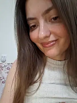 Snapshot of Alba2331 chatting on 05.15.26 Alba2331 online show from 05.15.26