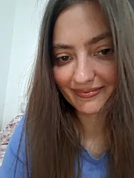 Snapshot of Alba2331 chatting on 05.17.26 Alba2331 online show from 05.17.26