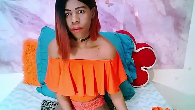 Snapshot of EbonySweetPeach chatting on 06.23.26 EbonySweetPeach online show from 06.23.26