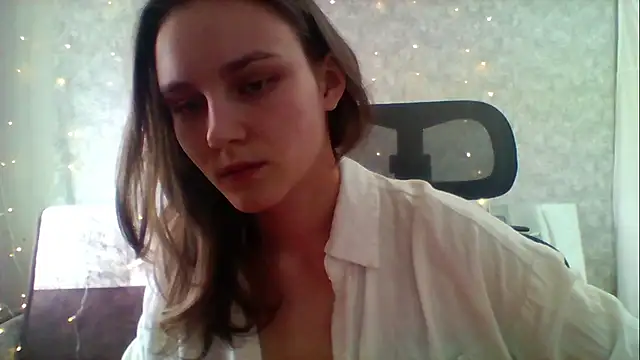 Snapshot of DolcezzaCream chatting on 04.30.26 DolcezzaCream online show from 04.30.26