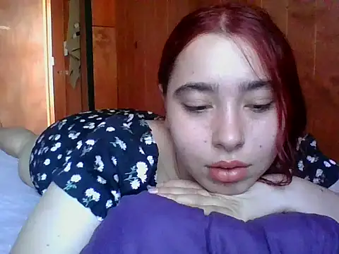 Snapshot of Annisof chatting on 05.14.26 Annisof online show from 05.14.26
