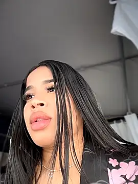 Snapshot of EmmaExoticaXXX chatting on 06.18.26 EmmaExoticaXXX online show from 06.18.26