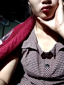 Snapshot of Rosie_LoveUU chatting on 05.02.26 Rosie LoveUU online show from 05.02.26