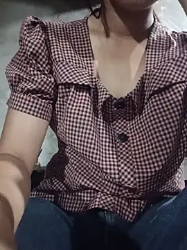Snapshot of Rosie_LoveUU chatting on 05.21.26 Rosie LoveUU online show from 05.21.26
