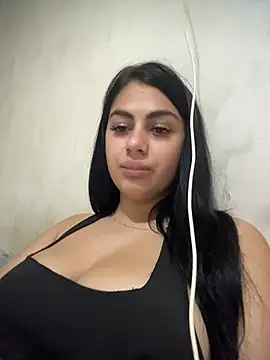 Snapshot of LilyLovell chatting on 05.28.26 LilyLovell online show from 05.28.26