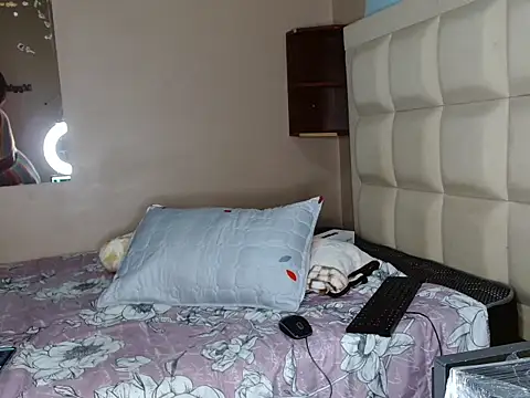 ThickPussy16 online show from 04.23.26